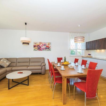 1 Bedroom Stunning Apartment In Kastel Gomilica Kaštela Exteriér fotografie