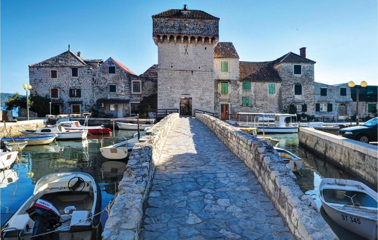 1 Bedroom Stunning Apartment In Kastel Gomilica Kaštela Exteriér fotografie